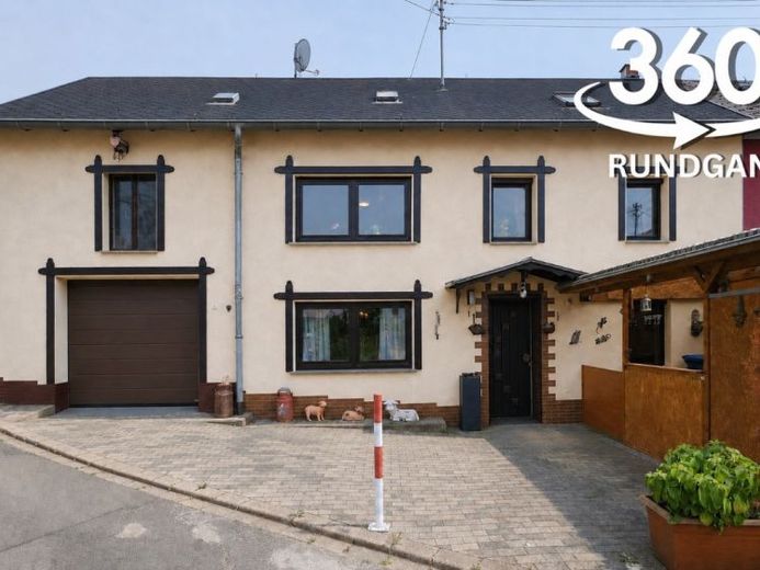Solides Wohnhaus mit Platz für die ganze Familie – Foto 1