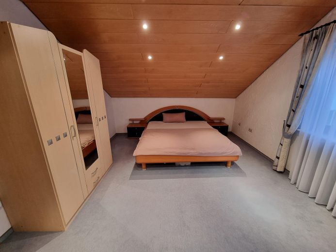 Przytulne mieszkanie na poddaszu – Schlafzimmer