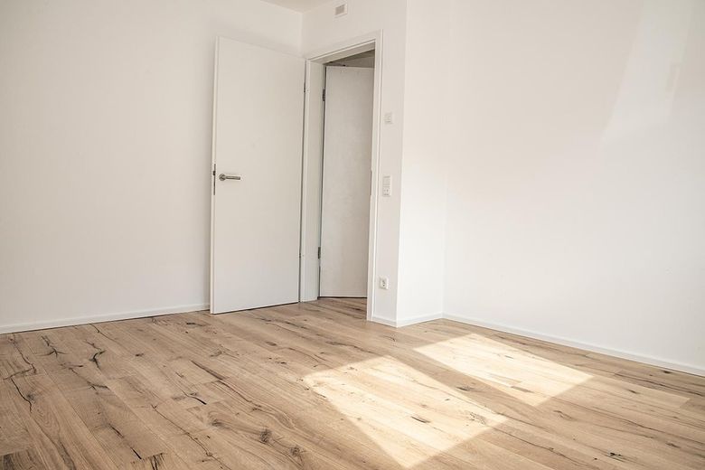 Première occupation après rénovation complète – appartement de 3 pièces de 65 m² avec balcon – Schlafraum