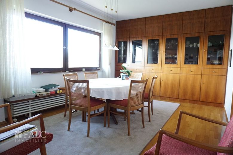 Freistehende Villa auf großem Grundstück in Buchen – Esszimmer