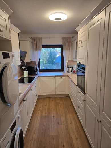 Ein Logenplatz im Grünen – großzügige 3-Zimmer-Wohnung – Küche