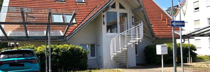 Appartamento maisonette affittato con terrazza, balcone e 2 posti auto in zona residenziale tranquilla di Glauchau!