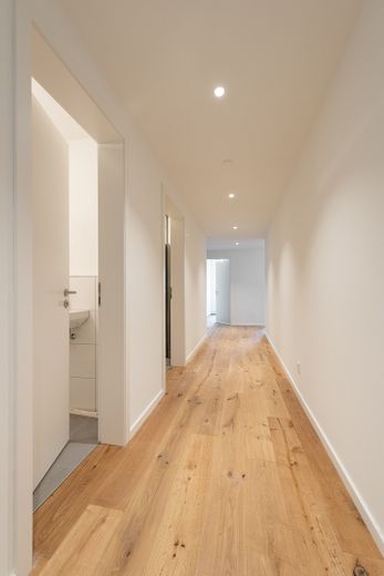 EBK’li akıllı ev, balkon: Halstenbek’te aydınlık 4 odalı daire – Fotoğraf 7