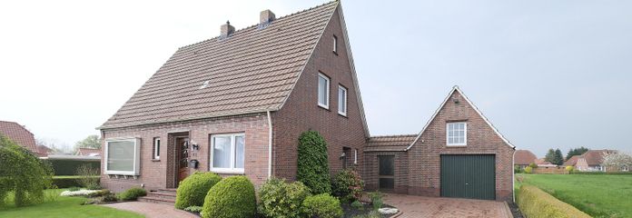 Hausansicht von der Straße