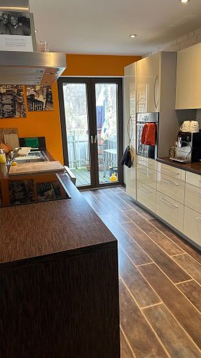 Een bijzonder huis in het Taunusgebergte – Foto 2