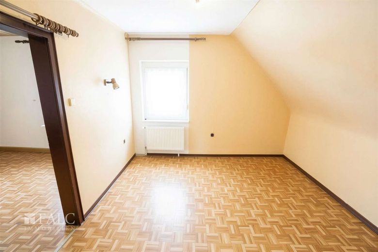 Familienhaus in Bexbach zu verkaufen! – Schlafen1 DG