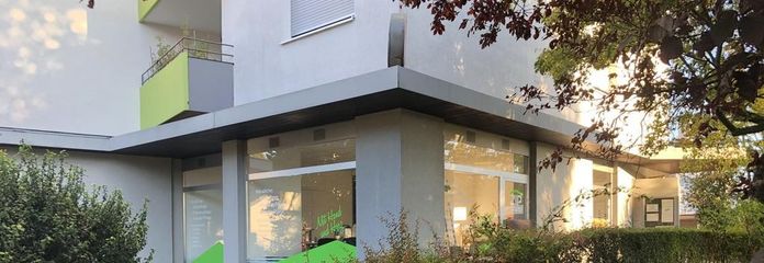 von Grün umringt