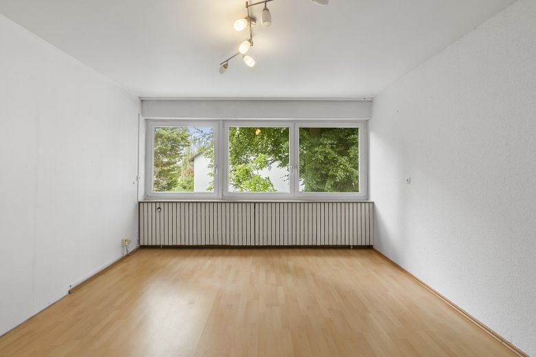 Großzügiges Wohnen auf über 280 m² Gesamtfläche – 611 m² Grundstück in begehrter Lage – Schlafzimmer Nr. 1