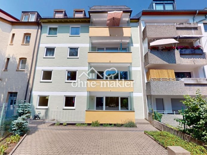 Multifamily house with 5 residential units and development potential in Nürnberg-Mögeldorf – Foto 1