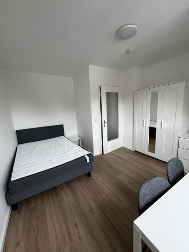 Neu renovierte 3 er WG in Stuttgart Ost 3.OG rechts – WG Zimmer 2