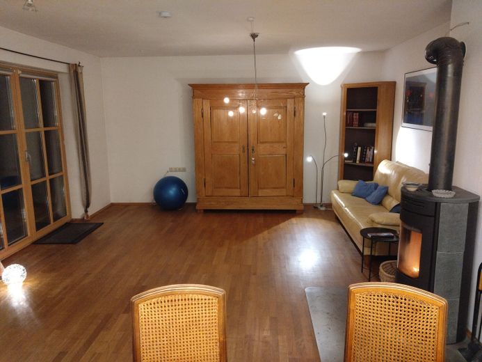 Per famiglie, casa unifamiliare indipendente a Eckental Brand da privato – Wohnzimmer