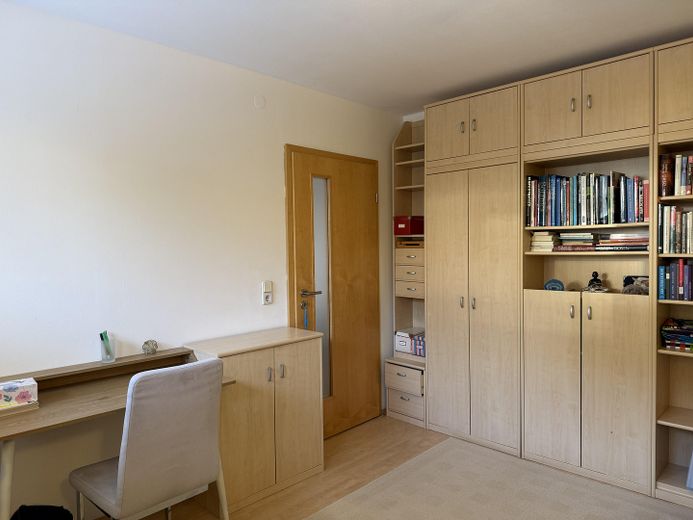 Haus für Individualisten + Genießer – EG Büro / G.