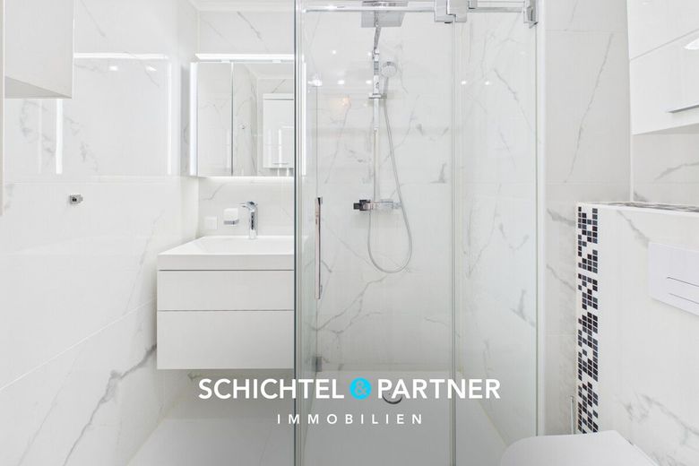 Brinkum |Sofort Einziehen: Modernisiertes Reihenhaus mit Süd-Garten – S&amp;P | Duschbad