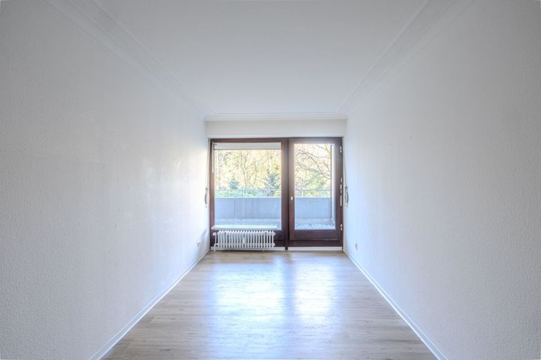 Attraktives Rahlstedt: Balkon miot 2-Zimmer Wohnung mit Tiefgaragenplatz kutzfristig verfügbar. – Schlafzimmer