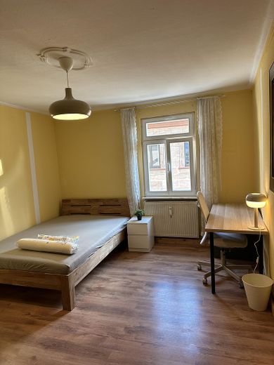Helle, voll möblierte WG-Zimmer in Top-Lage von Erlangen | All-Inclusive-Miete – Zimmer 4