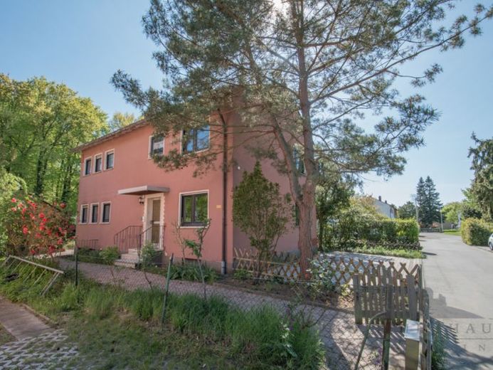 Senza provvigione: casa bifamiliare in posizione unica ai margini del bosco di Langen – Foto 1