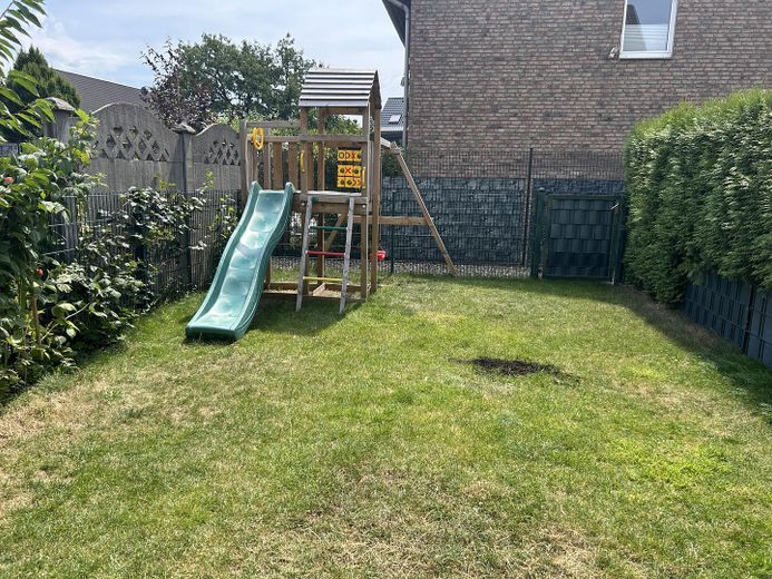 Südgarten mit Spielplatz 2