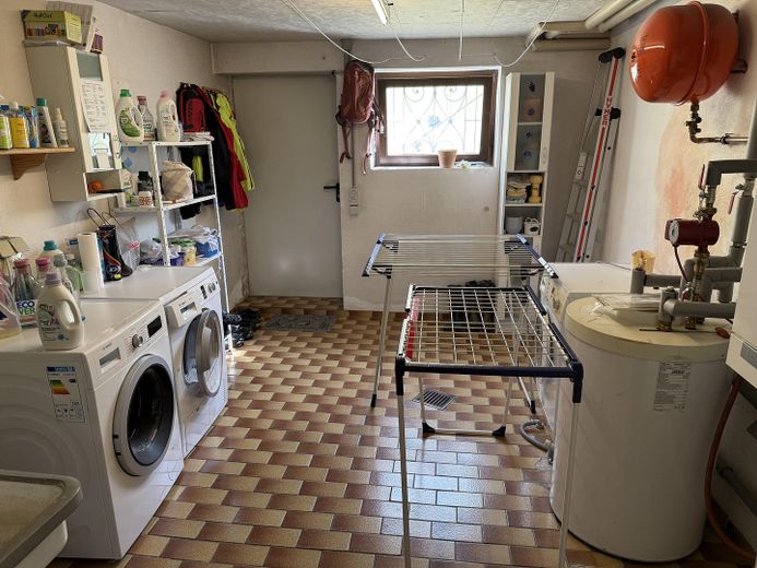 Großzügiges Einfamilienhaus in Top Lage von privat zu verkaufen – Foto 29