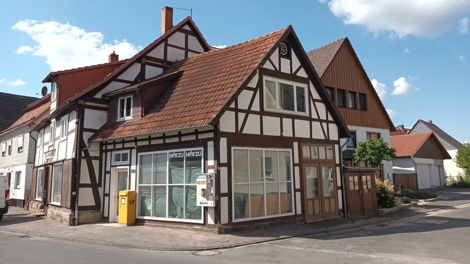 Wesertal-OT, Zweifamilienhaus + Gewerbe – Foto 1