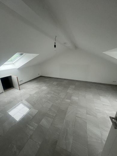 Spacious 5-room maisonette apartment in Neuburg an der Donau – Zimmer 4 im oberen Bereich