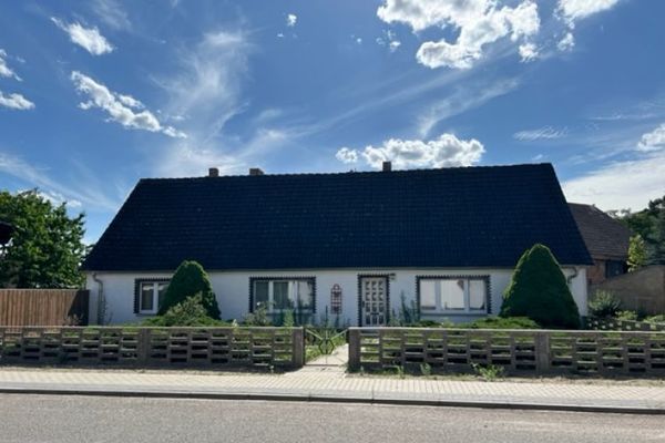 Колишній селянський будинок у дуже тихому та сільському оточенні