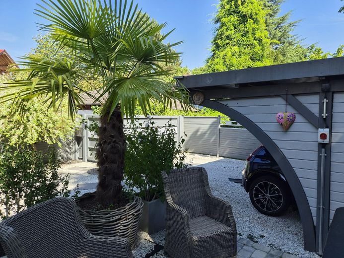 Wohlfühloase in Bad Homburg/Dornholzhausen – Carport 