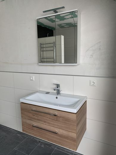 Exklusive 2-Zimmer-Wohnung in Wassenberg – Waschtisch