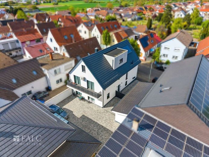 Exklusive Wohnanlage mit 3 Wohneinheiten - solide Mietrendite inklusiv !! – Außenansicht_Vorderhaus