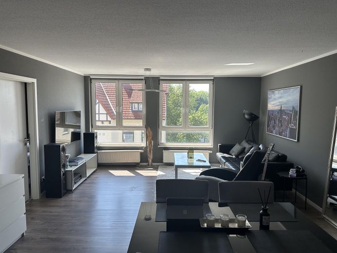 Luminoso apartamento de 2 habitaciones con amplia zona de estar y plaza de garaje subterráneo en Witten Annen – Wohnzimmer