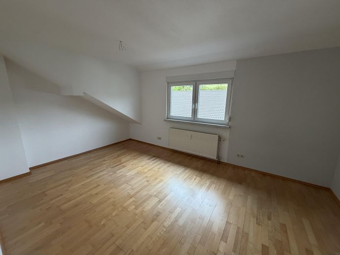 Schöne helle 97m2 große Maisonette Wohnung in Wiesloch-Baiertal – Schlafzimmer DG