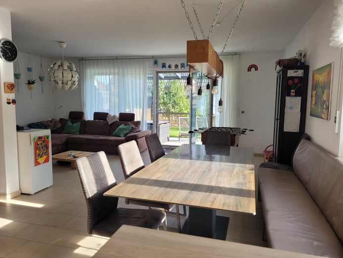 Wohnzimmer & Esszimmer