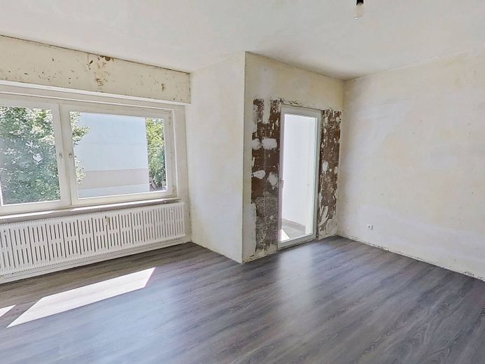 ++La vostra nuova casa con balcone: luminoso appartamento di 3 locali con balcone e ripostiglio++ – Ansicht I: Wohnzimmer