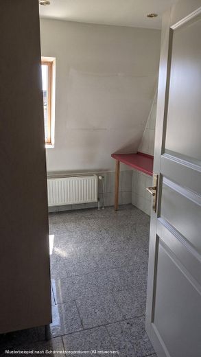 Storico edificio plurifamiliare con potenziale di sviluppo a Lipsia-Gohlis – Zimmer Etage II (KI gereinigt)