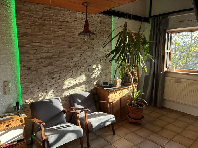 Багатофункціональна мезонет / сутеренна квартира 83 +42 м²  у природній місцевості - багатофункціональний гараж – Aufenthaltsraum