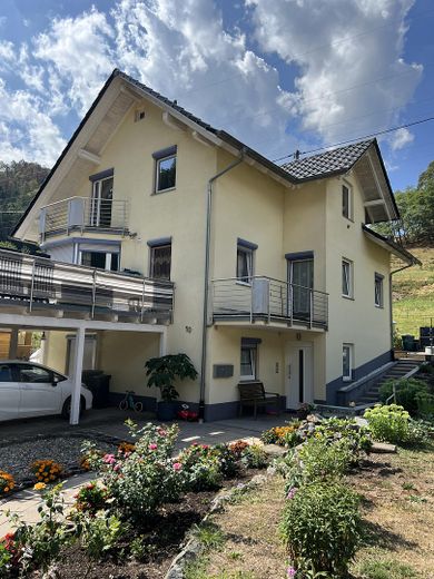2-Zimmer Wohnung mit Balkon in Wolfach-Kirnbach ab sofort zu vermieten – Haus von Außen
