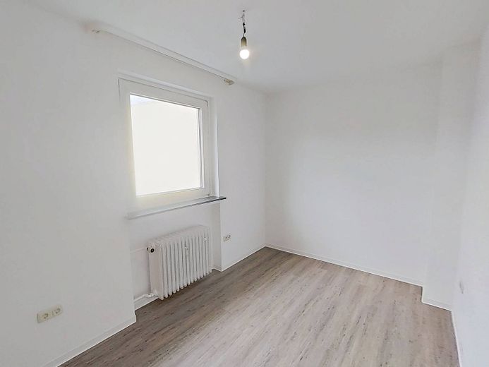 Komfortabel ausgestattete 4-Zimmer-Wohnung mit BALKON – Ansicht I: Schlafzimmer II