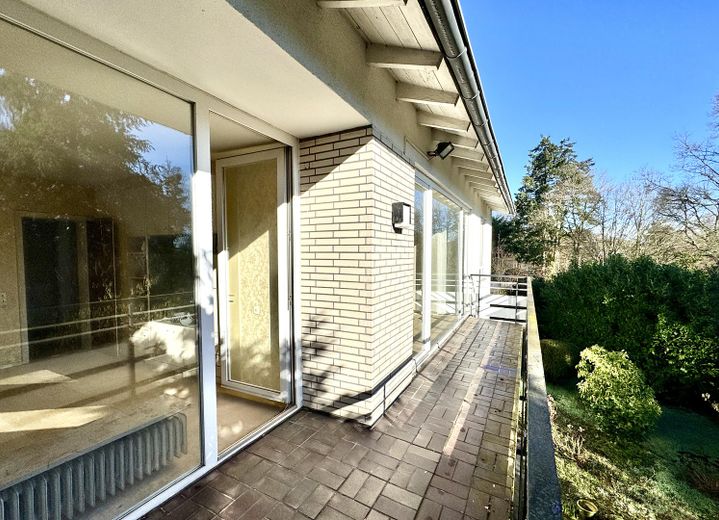 EFH oder MFH: außergewöhnlich flexibel & solide, ideale Lage, großes Potential – Balkon OG