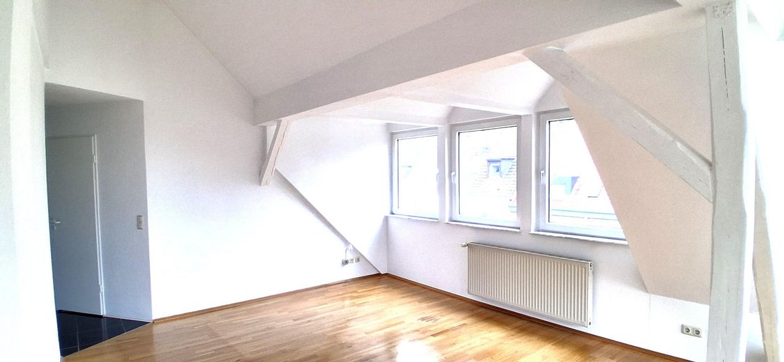 Charmante lichtdurchflutete  Eigentumswohnung mit Dachterrasse in Südlage – Esszimmer