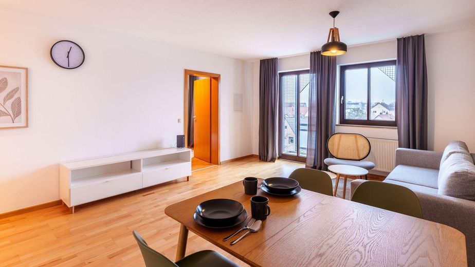 Renoviert & möbliert: Wohnung mit Balkon in Gersthofen - Wohnen auf Zeit – Foto 4