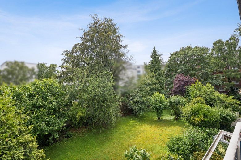Renovierungsbedürftige Wohnung - direkt vom Eigentümer! – Blick vom Balkon