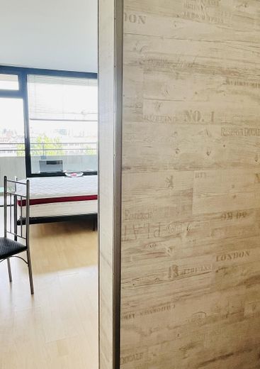 Erbpacht! Von Privat! Ohne Provision! Möbliertes Apartment m. Balkon inkl. TG-Platz, ab sofort – Abtrennung von Kitchenette