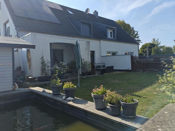 Naturnahes Wohnen in solider Doppelhaushälfte – Garten