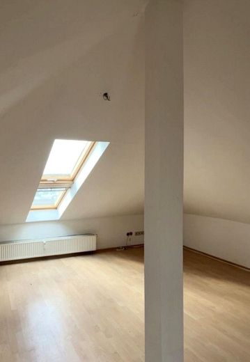 Helle Maisonette mit moderner Küche, 2 Bädern und 3 Zimmern – Schlafzimmer