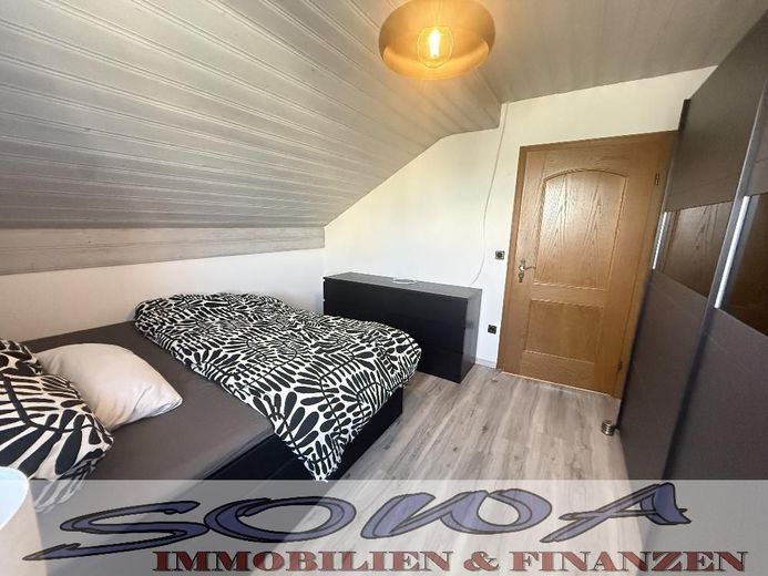 Charmante Dachgeschosswohnung mit Balkon, Garten &amp; Garage in Königsmoos - Ein Objekt von Ihrem Immobilienpartner SOWA Immobilien und Finanzen – Bild 11