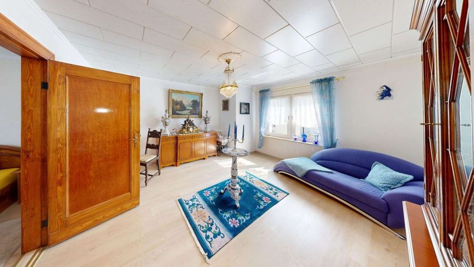 Familienhaus mit 162 m², Wintergarten und Garten in zentraler Lage von Burg bei Magdeburg – Schlafzimmer Straßenseite links