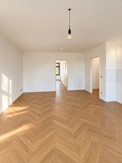Stötteritz'te yeni yenilenmiş: Geniş açık mutfaklı 2 oda ve yeşile bakan balkon – Fotoğraf 2