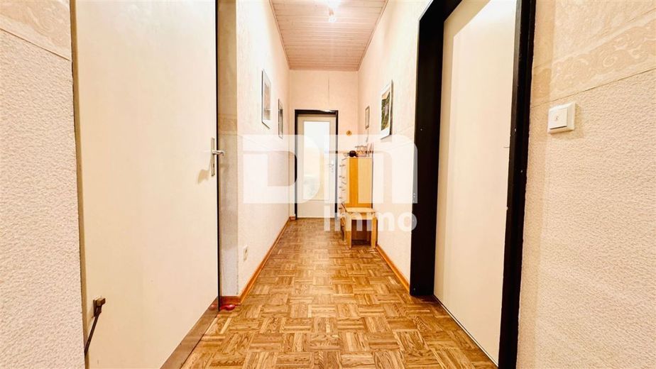 Modernisiertes Einfamilienhaus auf riesigem Grundstück mit Carport und Nebengebäude – EG Flur / Diele