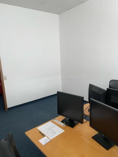 günstiger Büroraum in Gemeinschaftsbüro im Industriegebiet Leonberg an der Autobahn – Foto 29