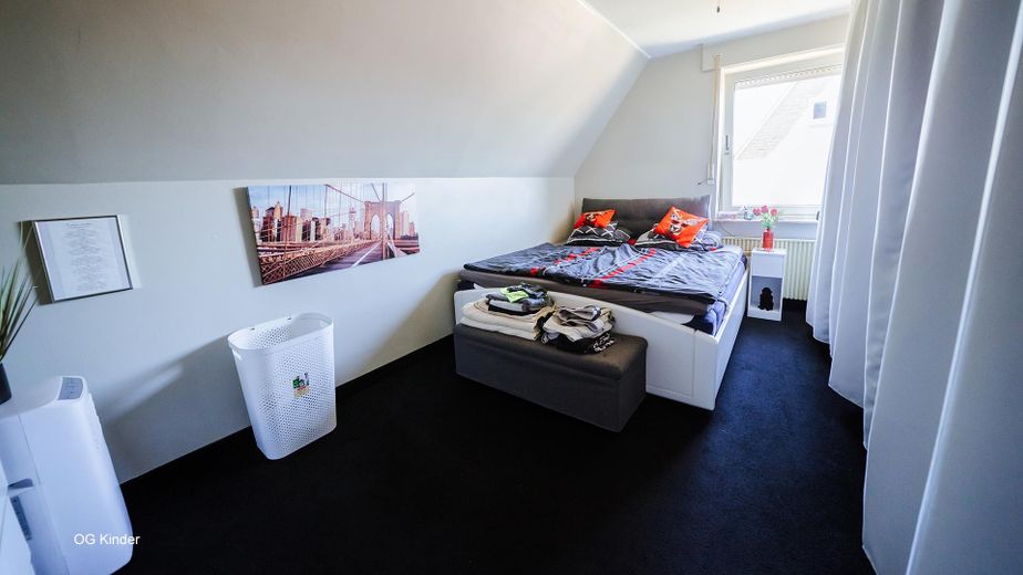 Casa unifamiliar bien cuidada con apartamento independiente, 165 m², parcela de 900 m² – Foto 13