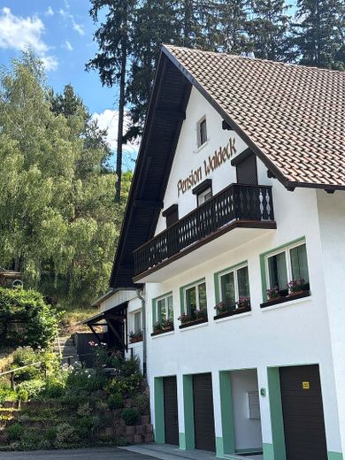 Duże 4-pokojowe mieszkanie z prawdziwą wartością dodaną! Możliwe elastyczne użytkowanie! (app. na poddaszu, ogród, rezerwy) – Photo 2
